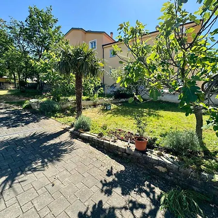 Appartement In 50541 Jadranovo
