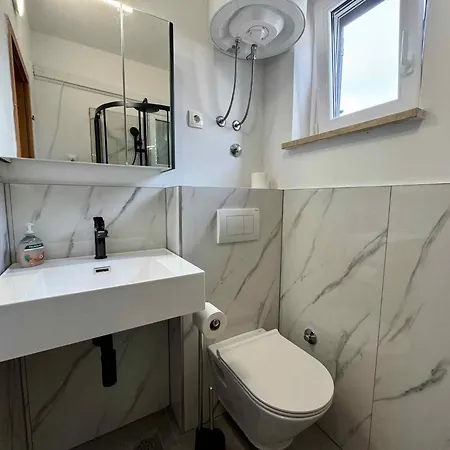Appartement In 50541 Jadranovo